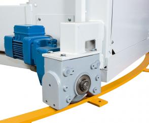 Fahreinheit mit Laufrad LRS 200 und Flachgetriebemotor auf einer kurvenförmigen Laufschiene