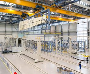 Krane mit Verriegelung für Katzüberfahrten zur Verknüpfung von Arbeitsbereichen