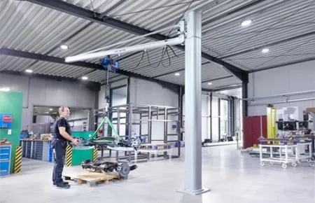 Minimaler Kraftaufwand und eine entspannte Körperhaltung beim Materialtransport sorgt für mehr Ergonomie.